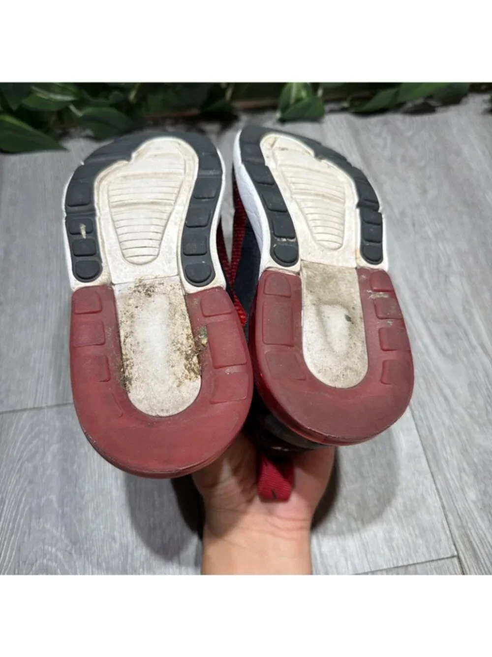 Nike Air Max 270 Preschool Gym red Boys Size 12c Running Shoes